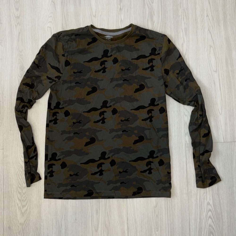 🛍 OLD NAVY Long sleeve camouflage shirt